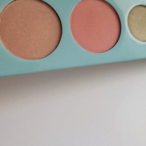 100% Pure Fruit Pigmented MERMAID Palette UNSEALED New SOLD OUT Online - Picture 7 of 10